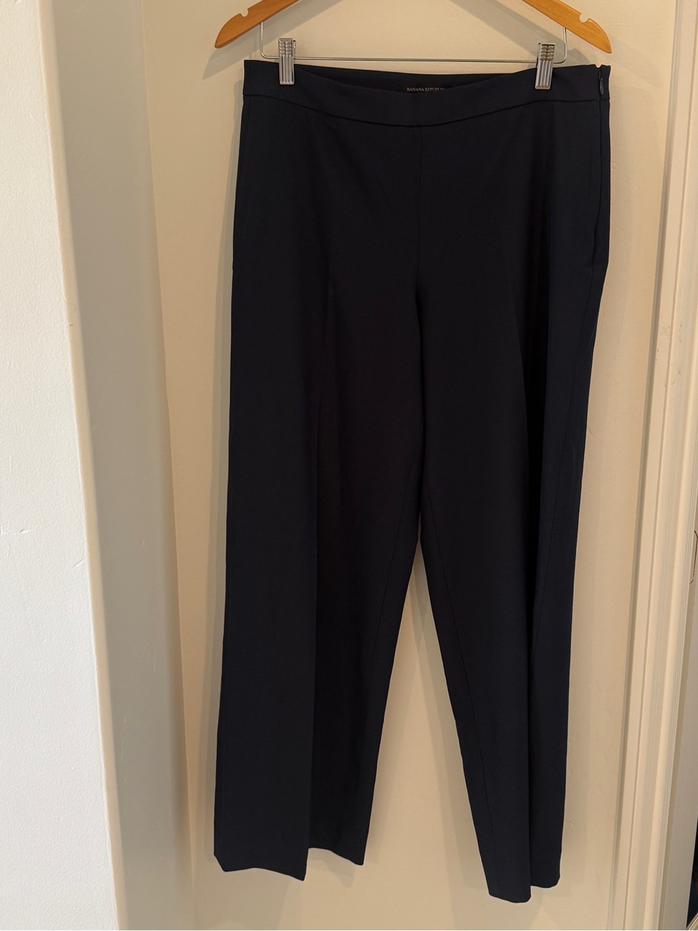 Banana Republic Straight-Leg Dress Pants — Black